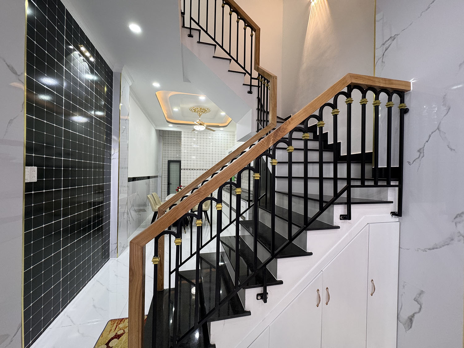 Nhà phố 3 lầu t.kế Tân Cổ Điển, full nội thất cao cấp, hẻm xe hơi khu VIP Lê Lợi-Gần ĐH Công Nghiệp